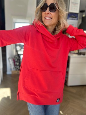 Koralowa Bawełniana Bluza z kieszenią typu kangur Moya Strawberry