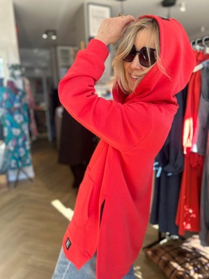 Koralowa Bawełniana Bluza z kieszenią typu kangur Moya Strawberry