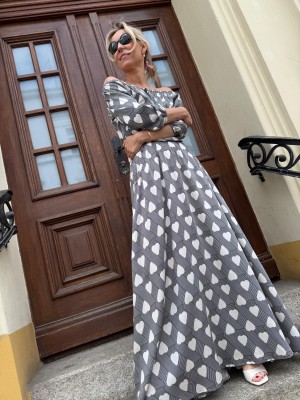 Wiskozowa Sukienka maxi w serca z rozcięciami i odkrytymi ramionami Heart