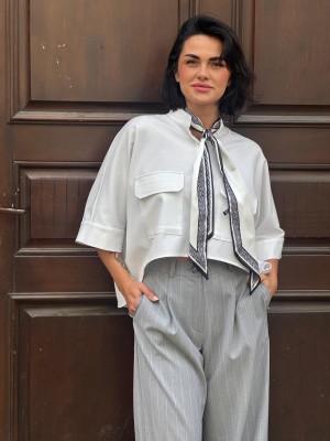 Białe Wdzianko pudełkowe ze stójką Asymetryczne Harper White