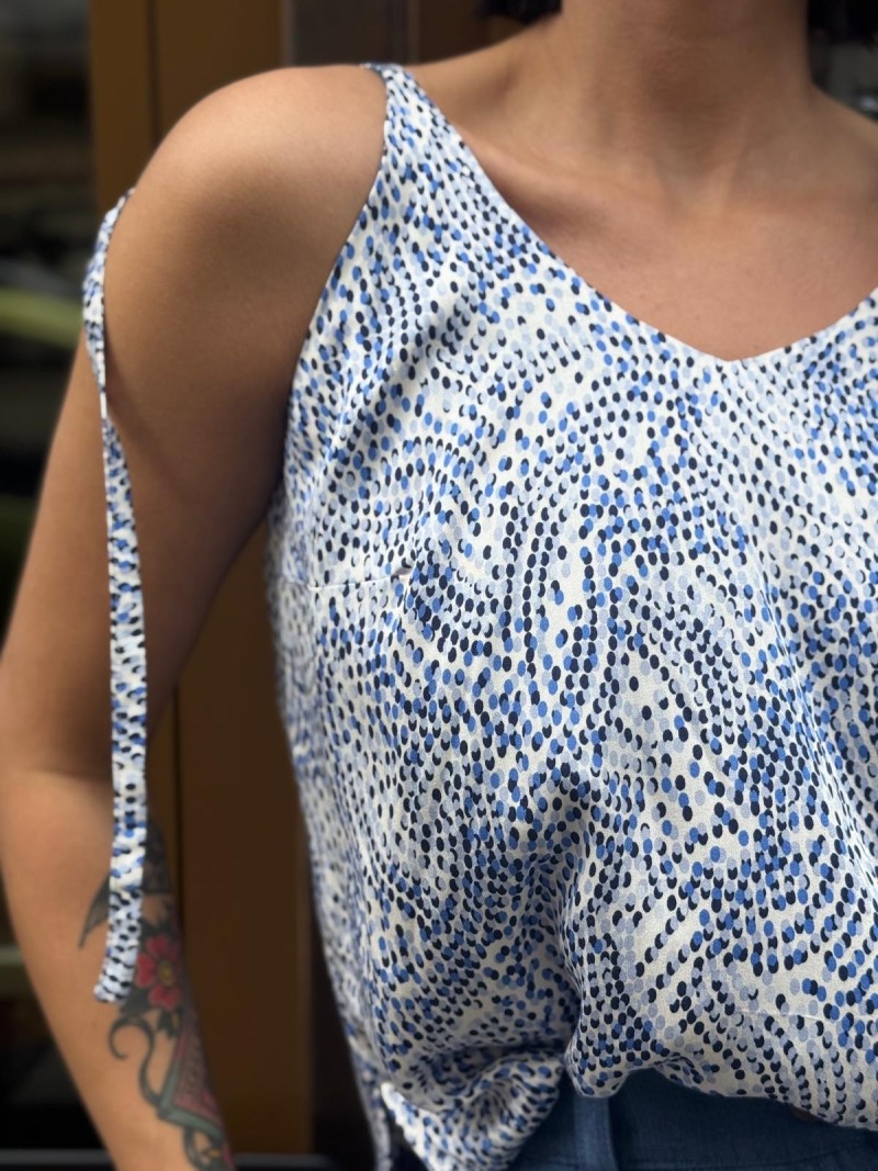 Miniatura produktu Wiskozowa Bluzka Top z wiązaniem na ramionach biało-niebieska Chiara Dots