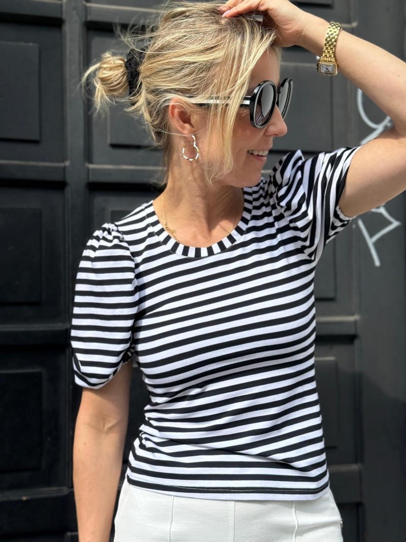 Miniatura produktu Bluzka w biało-czarne paski z bufiastym krótkim rękawem Bufki Black&White