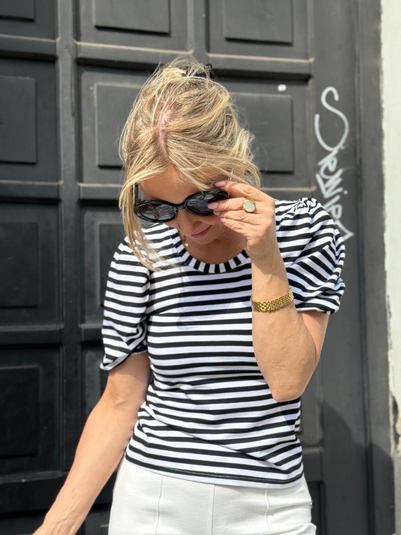 Miniatura produktu Bluzka w biało-czarne paski z bufiastym krótkim rękawem Bufki Black&White