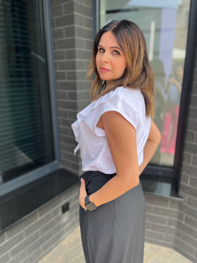 Miniatura produktu Biała Bawełniana Bluzka koszulowa z falbanką i krótkim rękawem Maroko White New