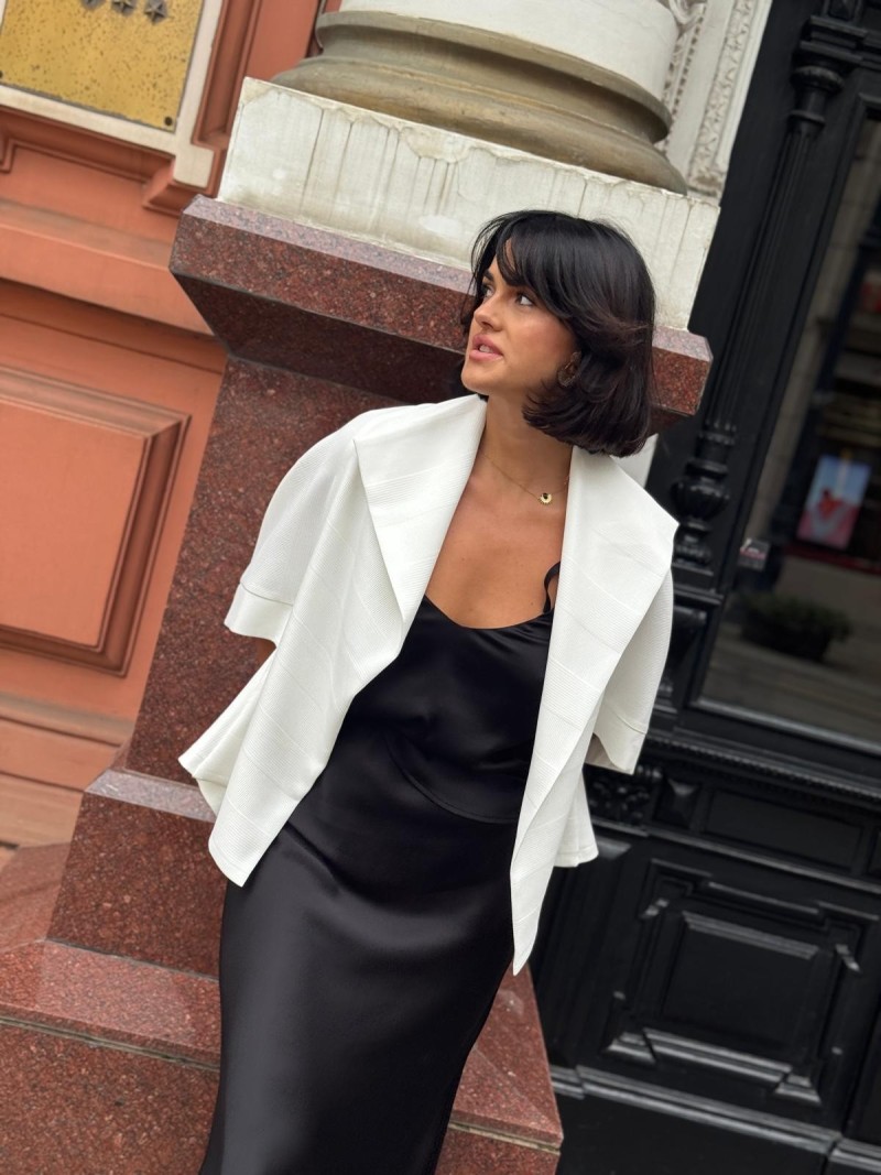 Miniatura produktu Białe Wdzianko oversize z geometrycznym tłoczeniem Novi White