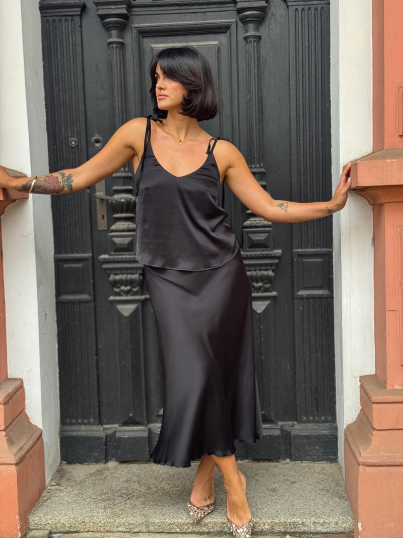 Miniatura produktu Połyskująca czarna Spódnica Midi z wiskozy o splocie satynowym Soley Black