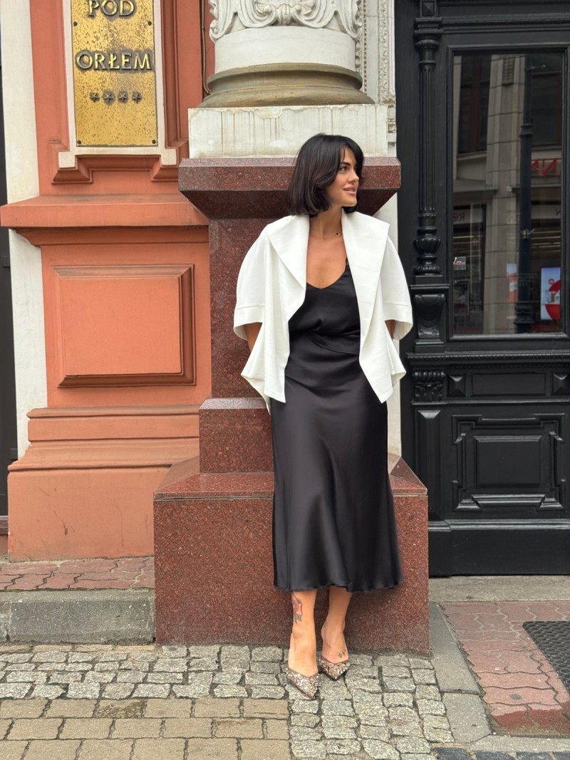 Miniatura produktu Połyskująca czarna Spódnica Midi z wiskozy o splocie satynowym Soley Black