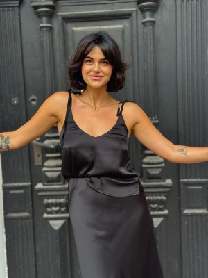 Czarna Bluzka Top o satynowym splocie wiązana Chiara Black