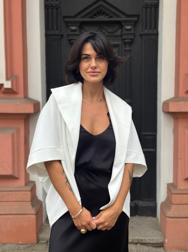 Miniatura produktu Czarna Bluzka Top o satynowym splocie wiązana Chiara Black