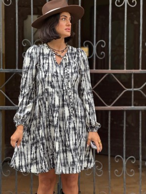 Wiskozowa Sukienka Mini wiązana w talii w czarno-biały wzór Rivia Short Moss