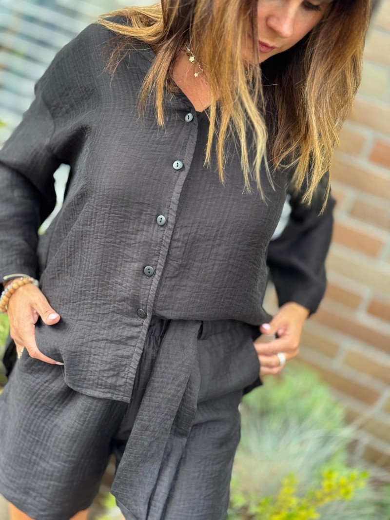 Miniatura produktu Koszula z rękawem 3/4 zapinana na guziki w kolorze czarnym Melia Lyocell&Black