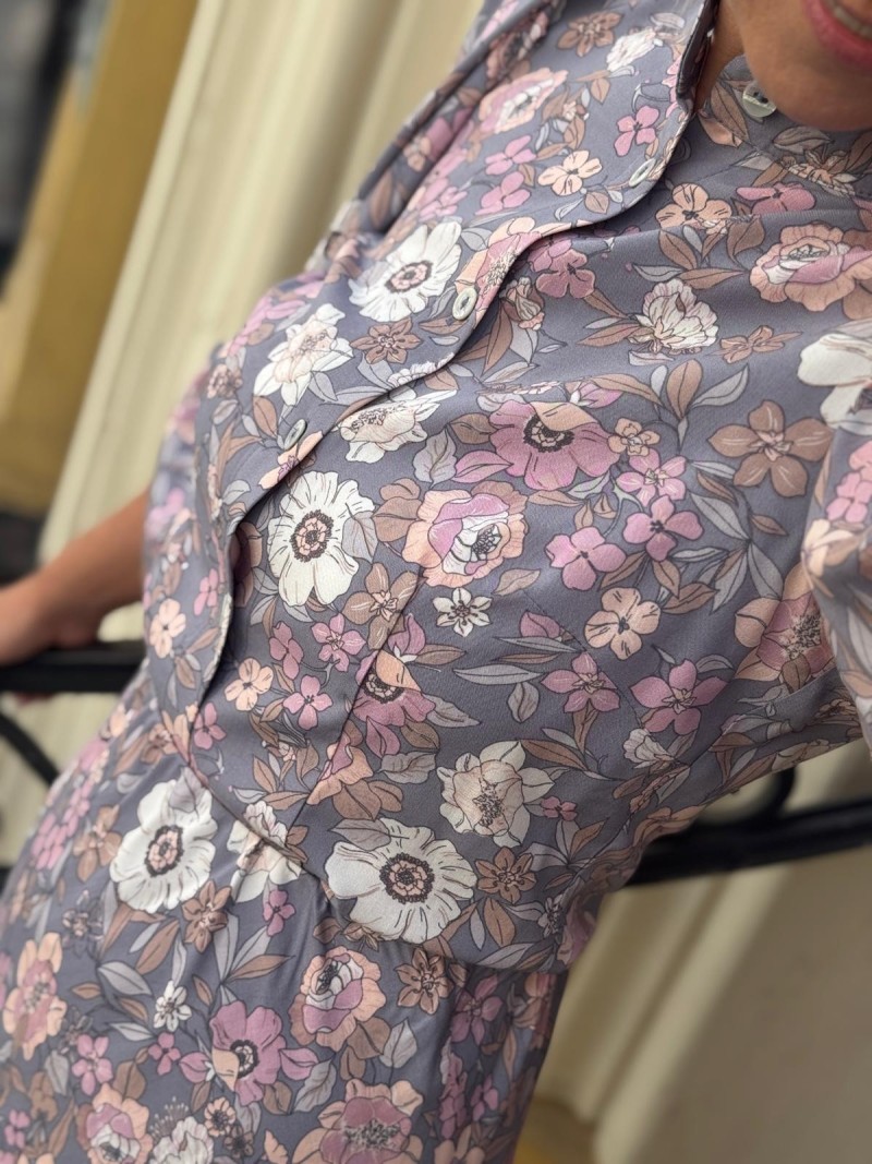 Miniatura produktu Taliowana wiskozowa Koszula w kwiaty ze stójką i bufiastymi rękawami May Margaret