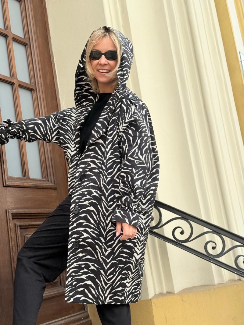 Miniatura produktu Płaszcz midi z kapturem i czarno-białym zwięrzęcym wzorem Street Safari