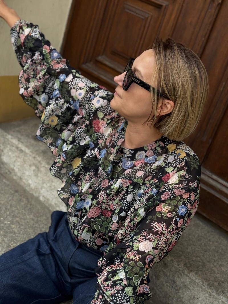 Miniatura produktu Koszula Damska ze stójką i falbanami w kwiatowy wzór Porto Flowers