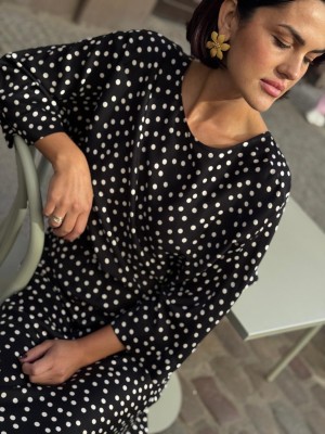 Czarna wiskozowa Bluzka o kroju kimono w groszki Xani Retro&Black