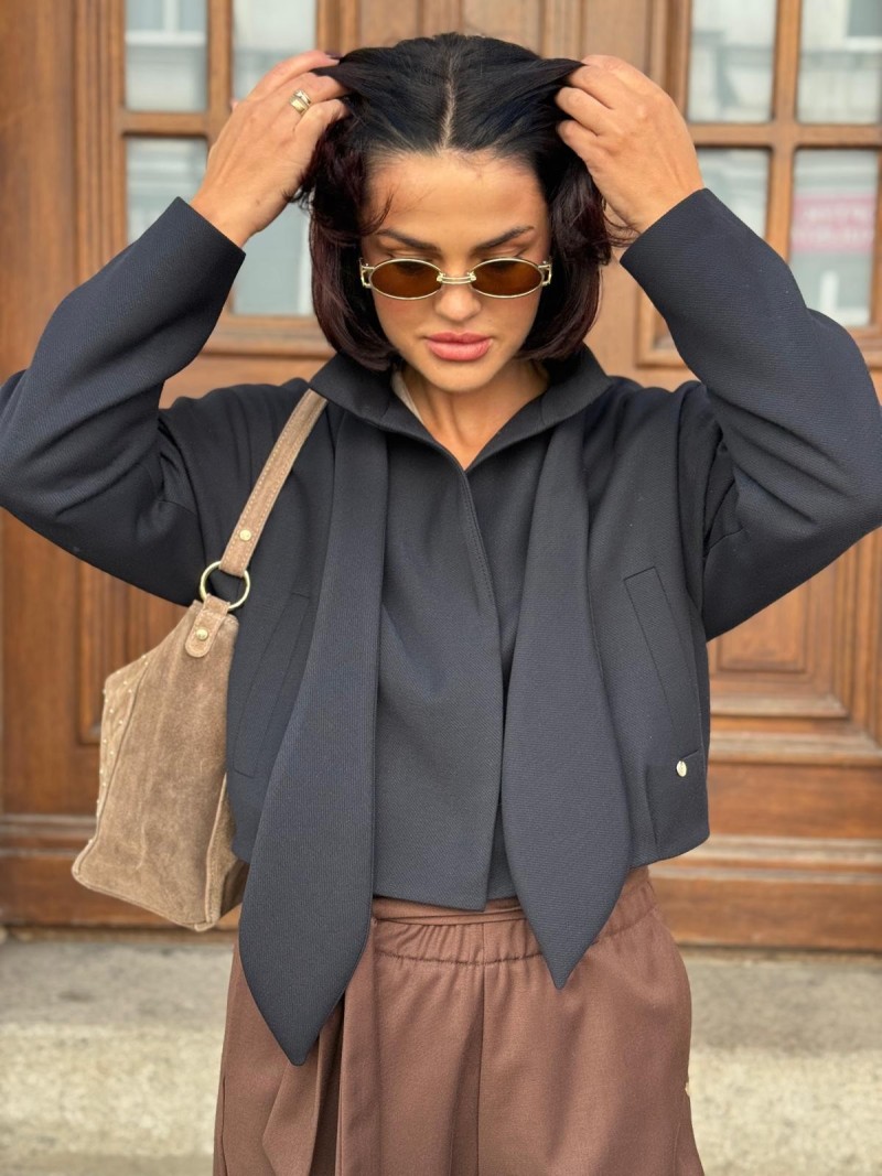 Miniatura produktu Elegancka Kurtka ze stójką z wiązaniem w kolorze granatowym Boxy&Navy