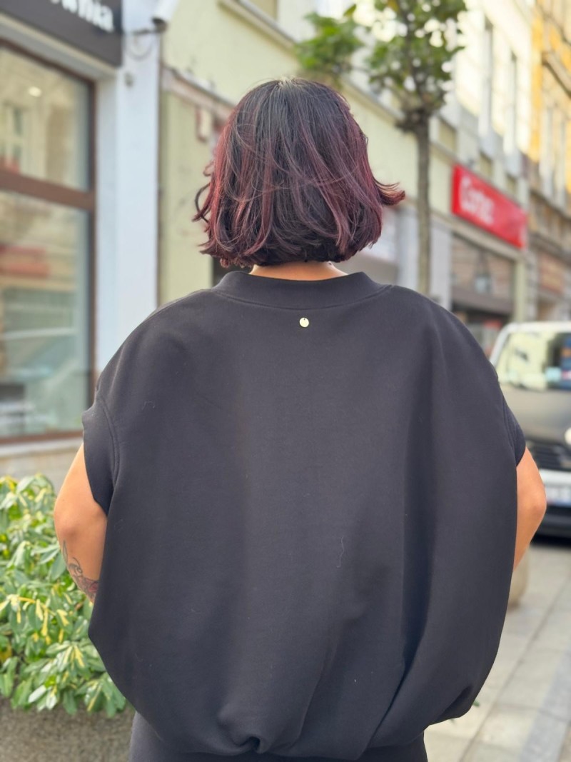 Miniatura produktu Czarna Bluza asymetryczna z dekoltem w szpic Vibe Black