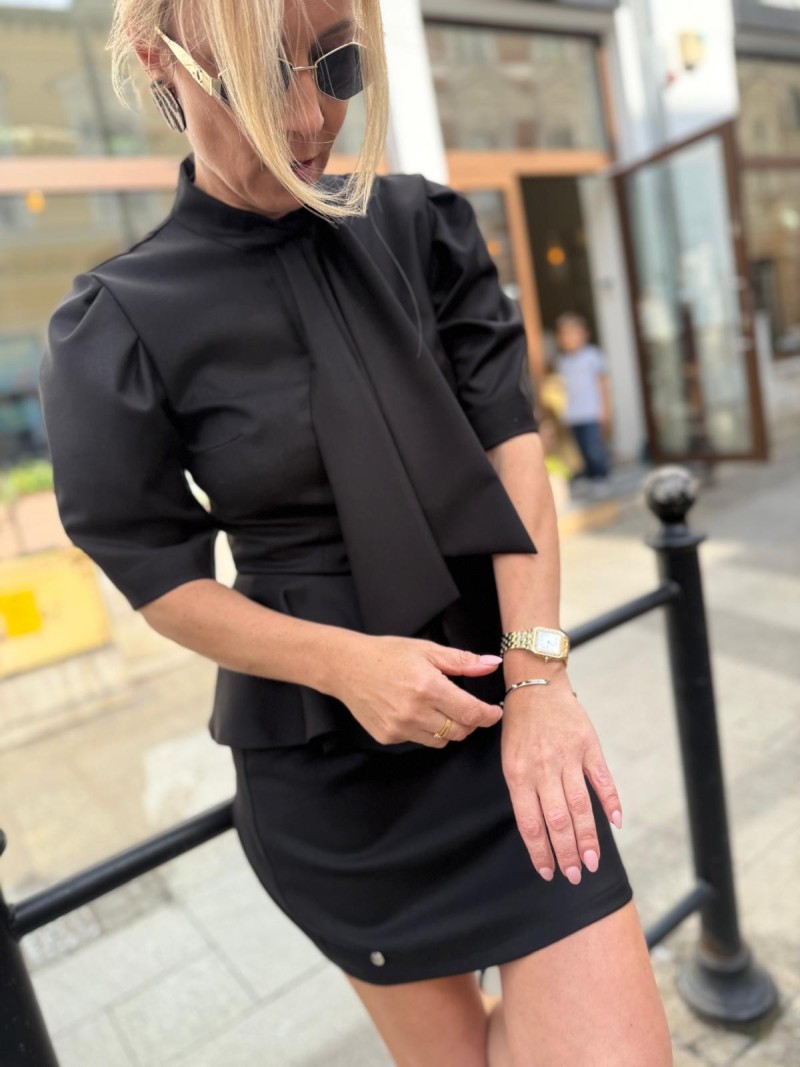 Miniatura produktu Czarna Taliowana Bluzka na guziki z falbanką w talii B&Victoria