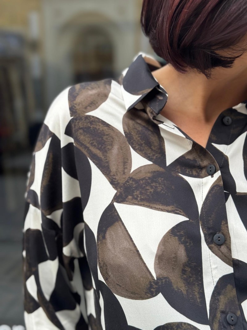 Miniatura produktu Wiskozowa Koszula brązowo-biała z mankietami i geometrycznym wzorem Coffee