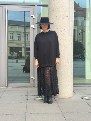 Czarna Sukienka maxi z koronkową spódnicą i bawełnianą górą Carmen Black