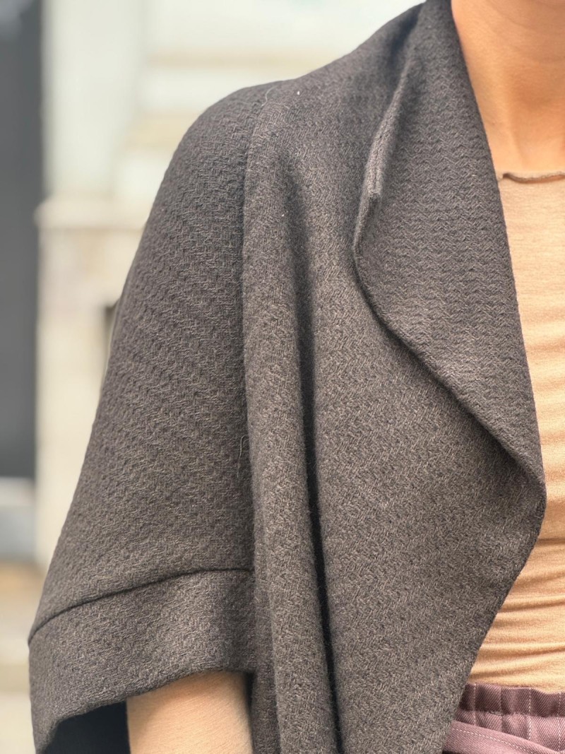 Miniatura produktu Brązowe Wełniane Wdzianko oversize z przedłużanym tyłem Novi Brown&Wool