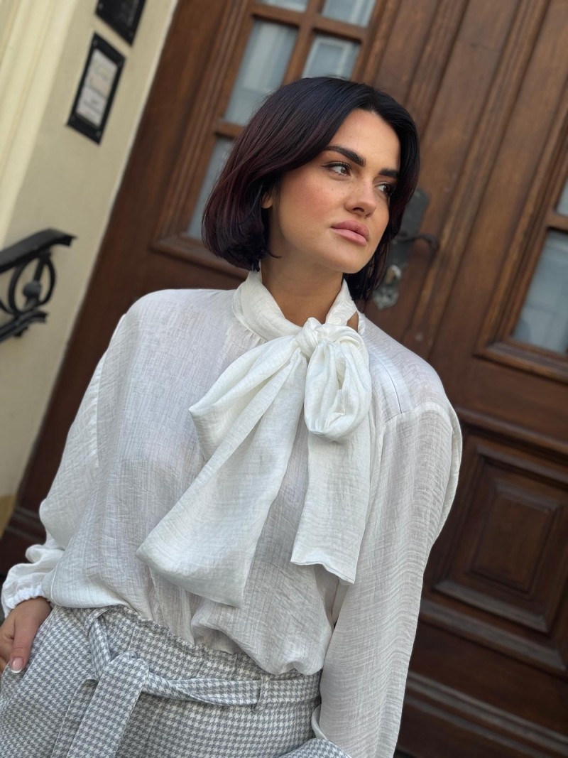 Miniatura produktu Biała wiskozowa Bluzka o kroju kimono z wiązaniem na stójce Felicidad&Lyocell White