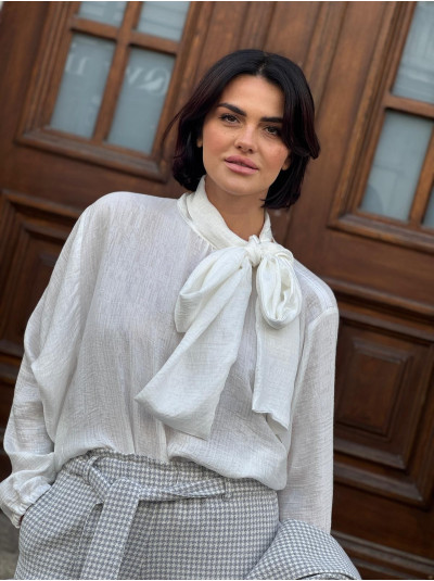Biała wiskozowa Bluzka o kroju kimono z wiązaniem na stójce Felicidad&Lyocell White