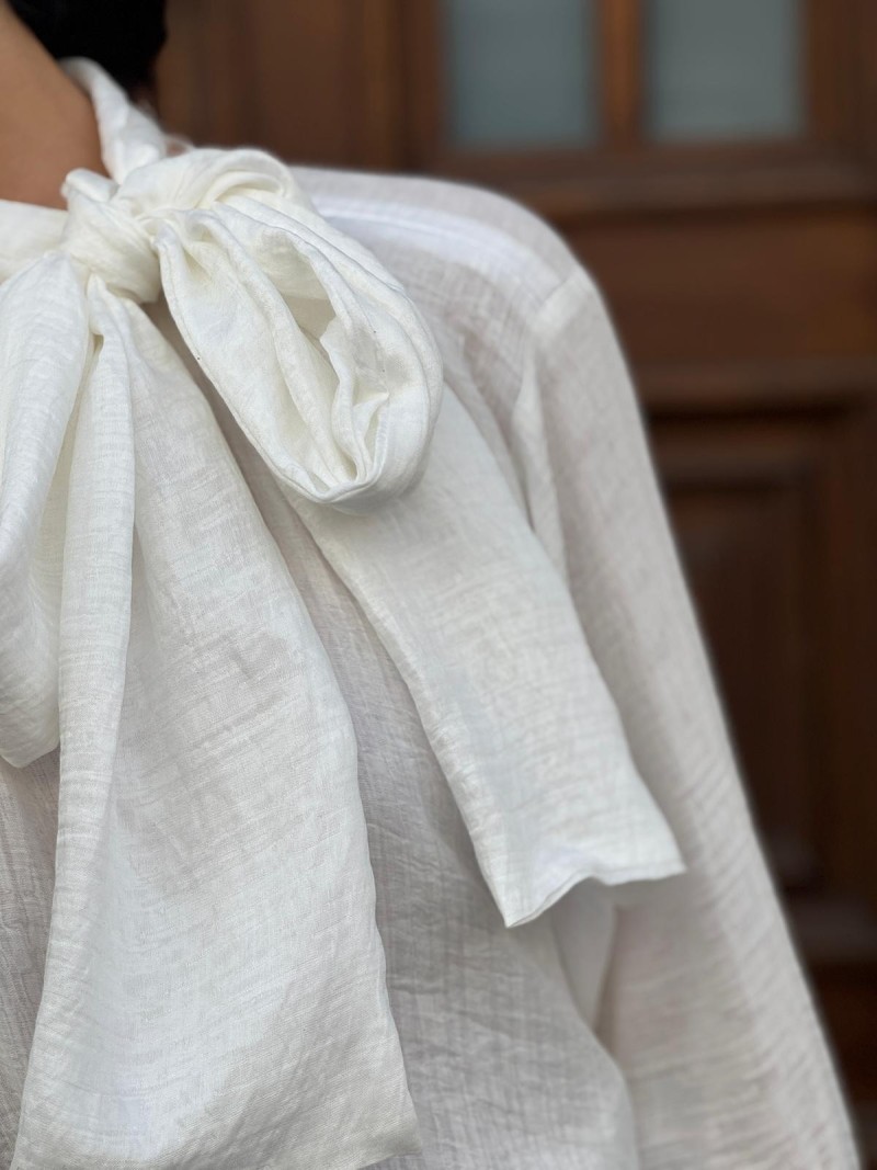 Miniatura produktu Biała wiskozowa Bluzka o kroju kimono z wiązaniem na stójce Felicidad&Lyocell White