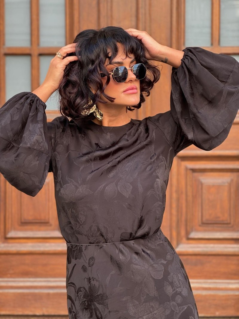 Miniatura produktu Brązowa Bluzka z bufkami i tłoczonym kwiatowym wzorem Hera Black&Flowers