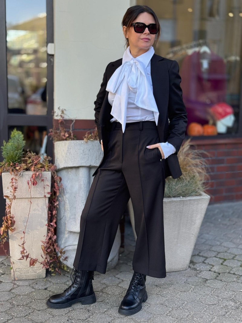 Miniatura produktu Czarne Spodnie Garniturowe damskie Cropped Black&Crown