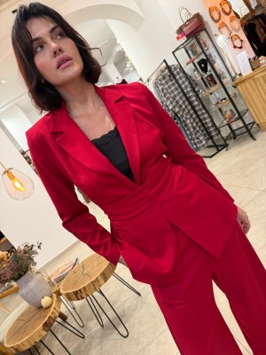 Czerwony Żakiet taliowany z szerokim pasem Red