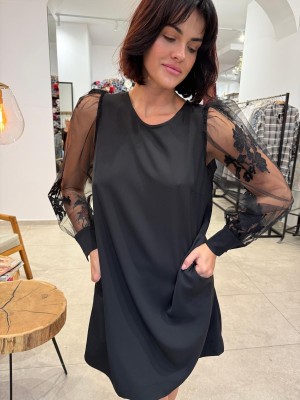 Sukienka Mini w kolorze czarnym z koronkowymi rękawami Marie Black&Koronka