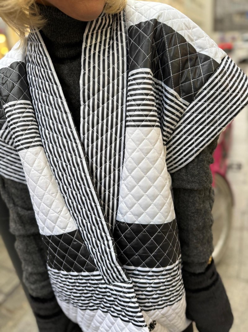 Miniatura produktu Luźna Kamizelka ze stójką asymetryczna w biało-czarny wzór Black&White