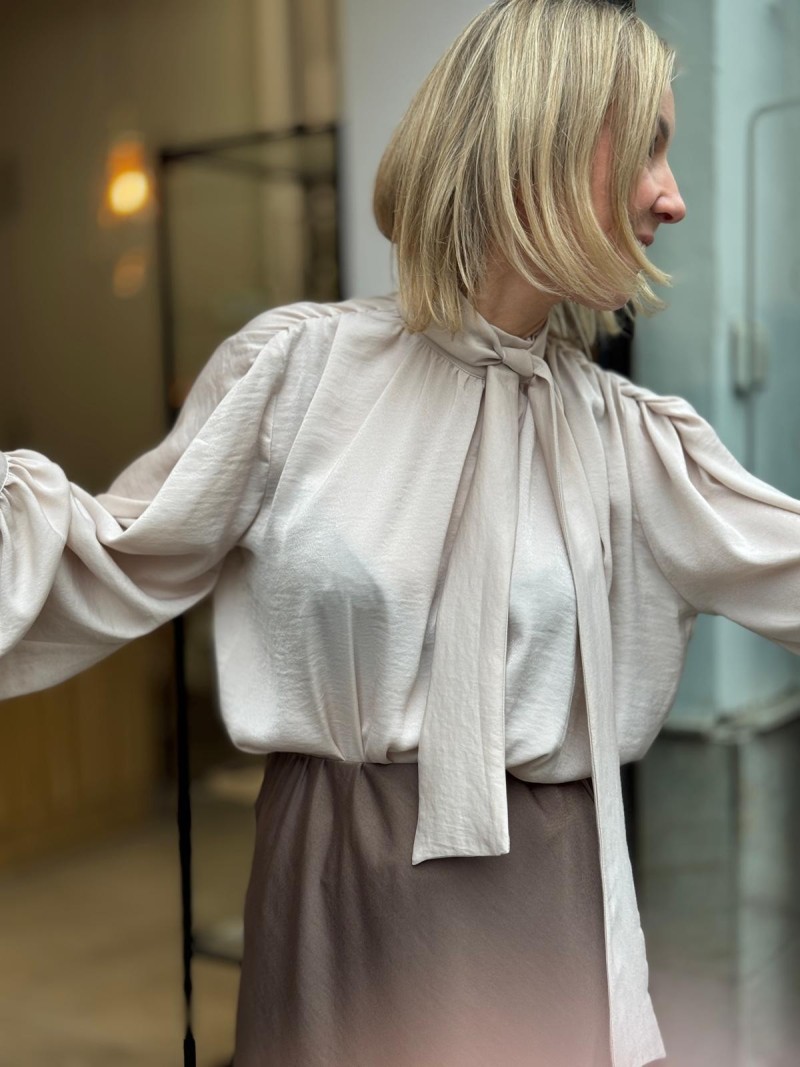 Miniatura produktu Kremowa Bluzka na długi rękaw z wiązaniem na stójce Layla Creme