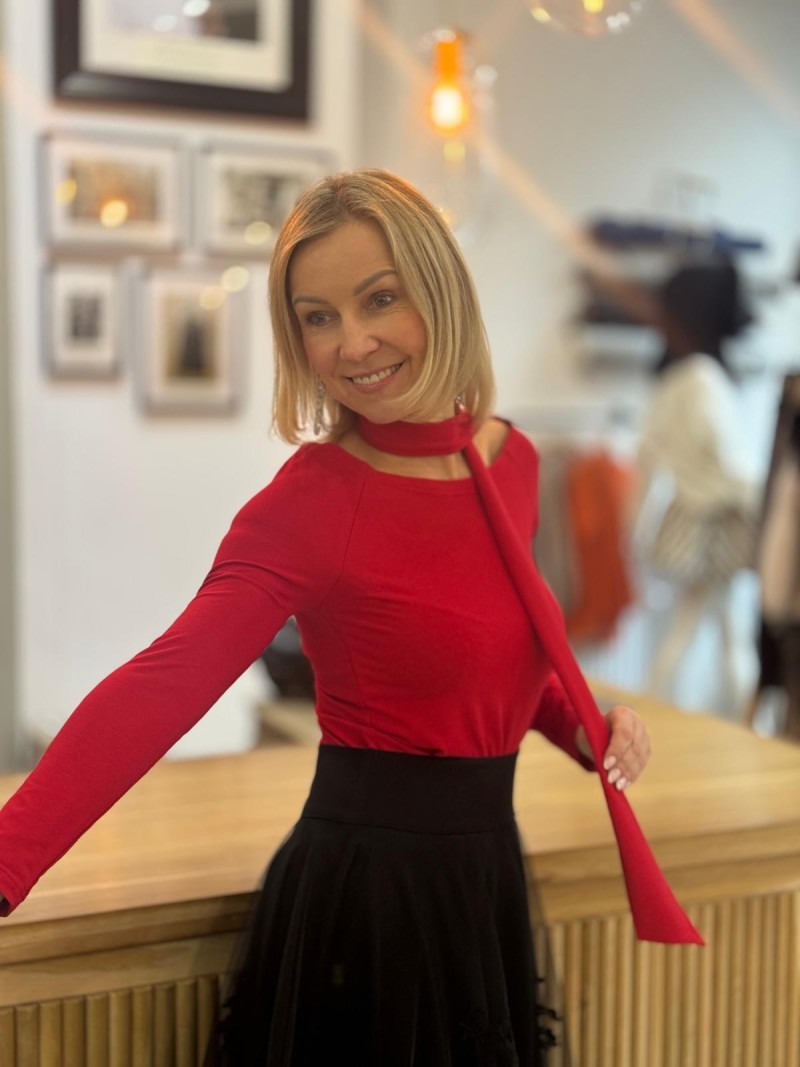 Miniatura produktu Czerwona dopasowana Bluzka z wiskozy z wiązaniem Delfi Red