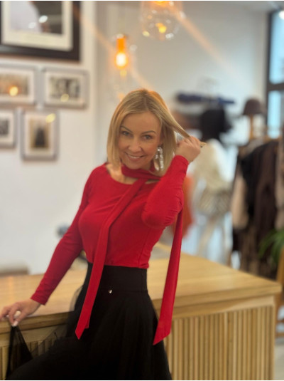 Czerwona dopasowana Bluzka z wiskozy z wiązaniem Delfi Red