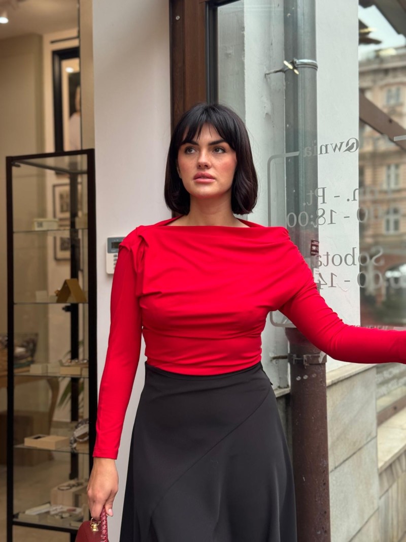 Miniatura produktu Czerwona Wiskozowa Bluzka z dekoltem w łódkę Julia Red