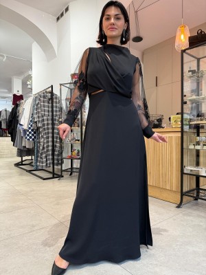 Czarna Sukienka Maxi z bufiastymi, koronkowymi rękawami Diva Black&Koronka