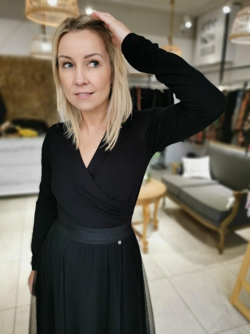 Miniatura produktu Czarna Wiskozowa Bluzka kopertowa na długi rękaw Joline Black