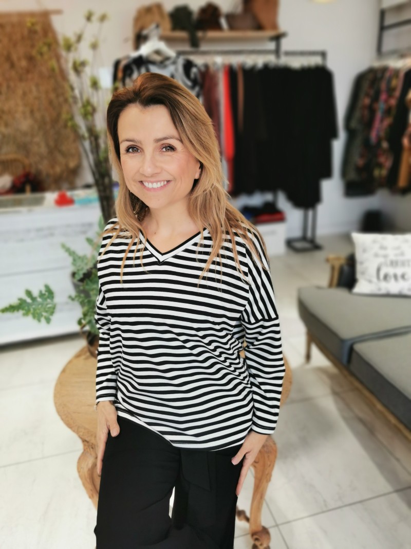 Miniatura produktu Wiskozowa Bluzka typu nietoperz w czarno-białe paski Varia Black & White